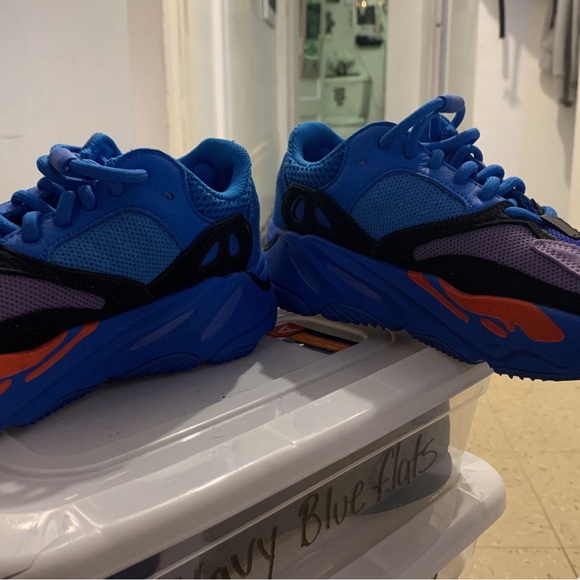 Yezzys size 8w / 5.5 - Picture 8 of 8